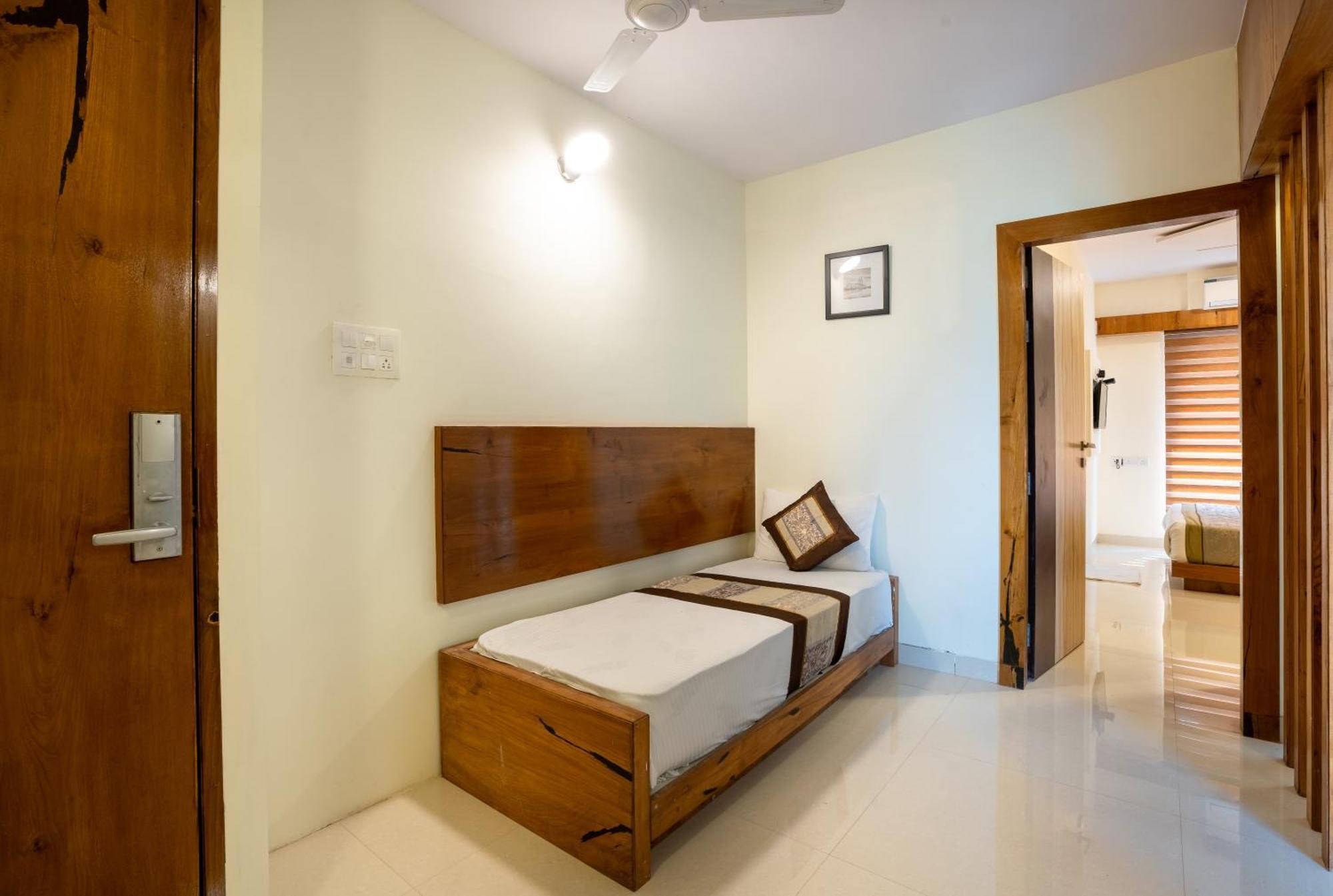 Home2 Suites And Service Apartments, Mumbai Airport Quarto foto